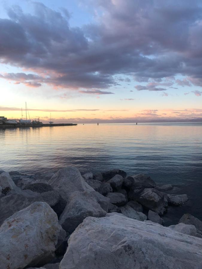 Apartmaji Meduza 2 Izola Luaran gambar
