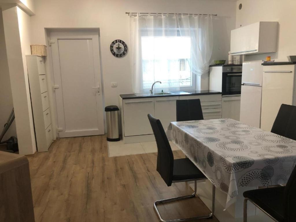 Apartmaji Meduza 2 Izola Luaran gambar